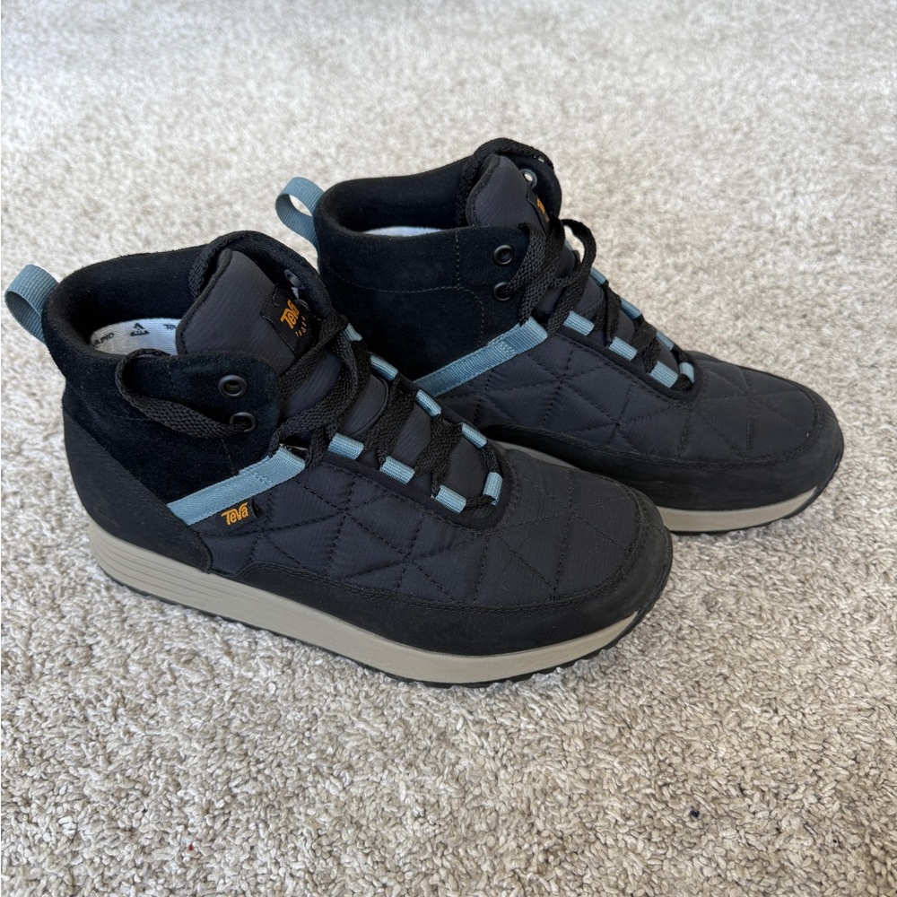 EUC - Teva Ember Commute Waterproof Boot - Size 8